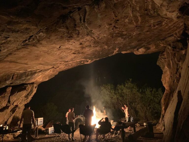 Daniels Hoogte Camp in a cave